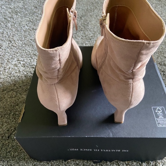 New in Box Naturalizer Tribute Ankle Bootie - Picture 4 of 10